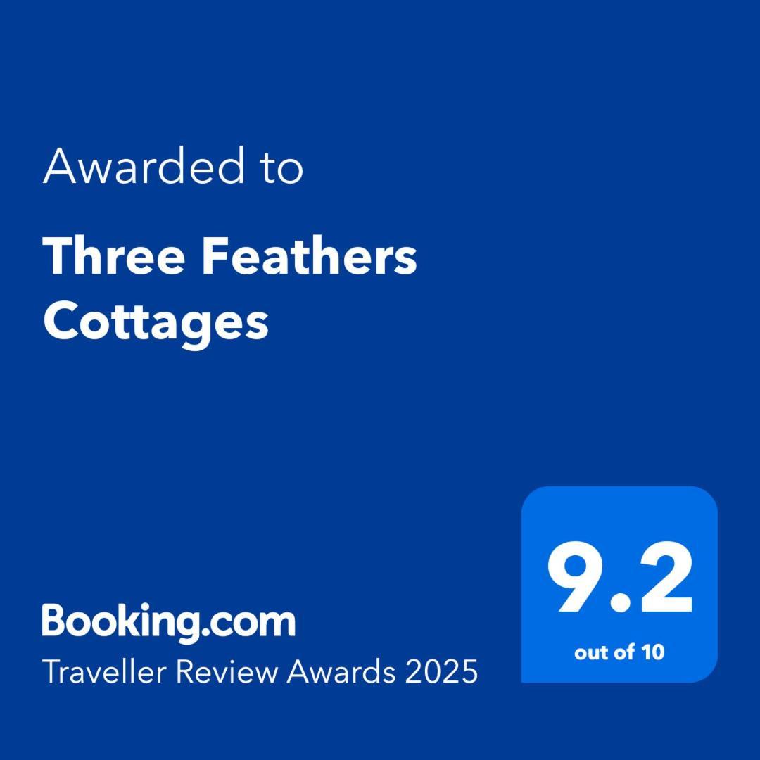 Three Feathers Cottages 兰格班 外观 照片